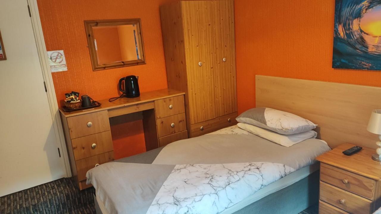 Y Garth Guesthouse Bangor  Exteriör bild