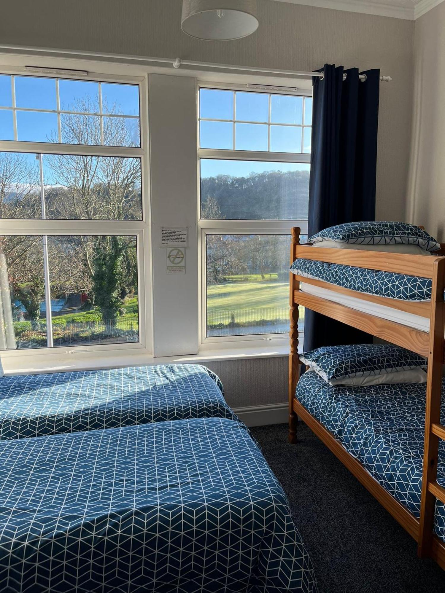 Y Garth Guesthouse Bangor  Exteriör bild